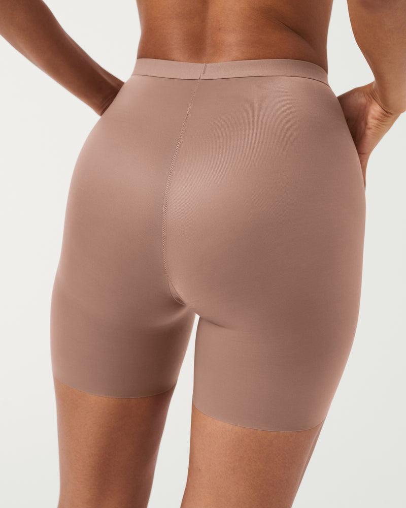 Girlshort - Image 3