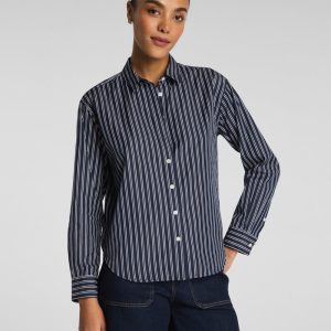timeless-navy-classic-white